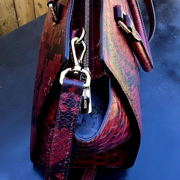 Stunning Michael Kors red snake print handbag w/ shoulder strap and dust bag/New - Picture 7 of 10